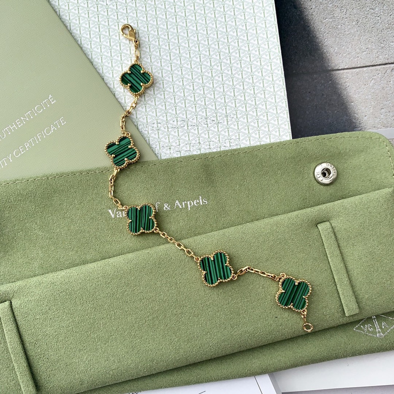 Van Cleef & ArPels Alhambra Bracelet Green