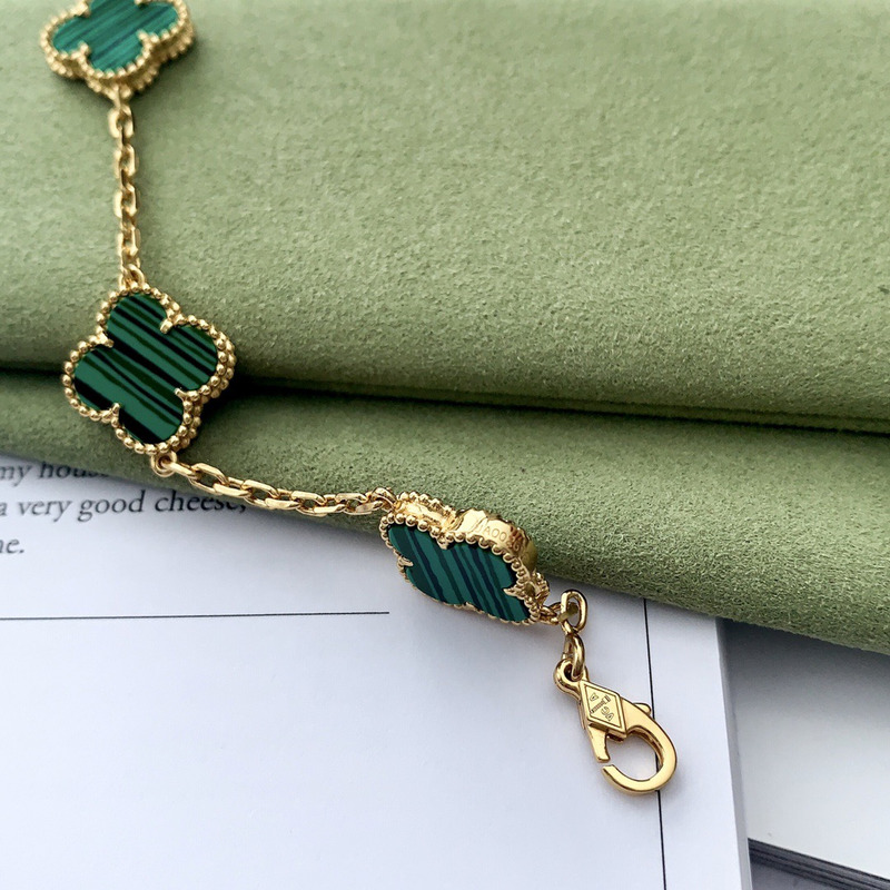 Van Cleef & ArPels Alhambra Bracelet Green