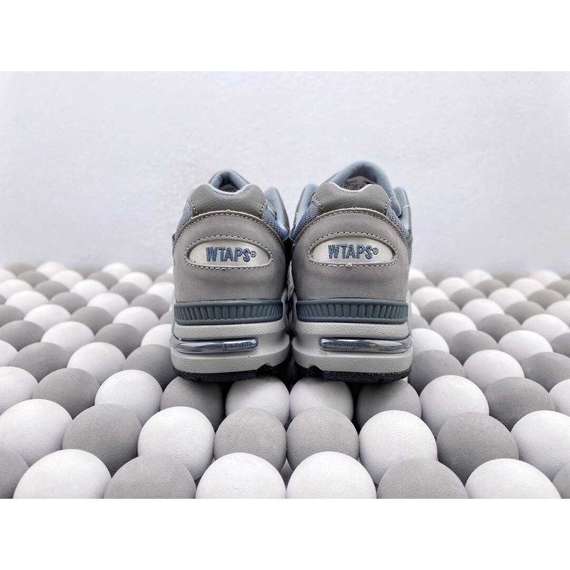 New Balance x Wtaps 990V2 Low Top Sneakers Grey