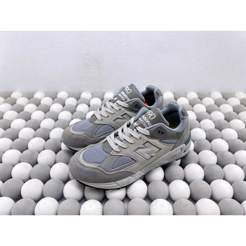 New Balance x Wtaps 990V2 Low Top Sneakers Grey