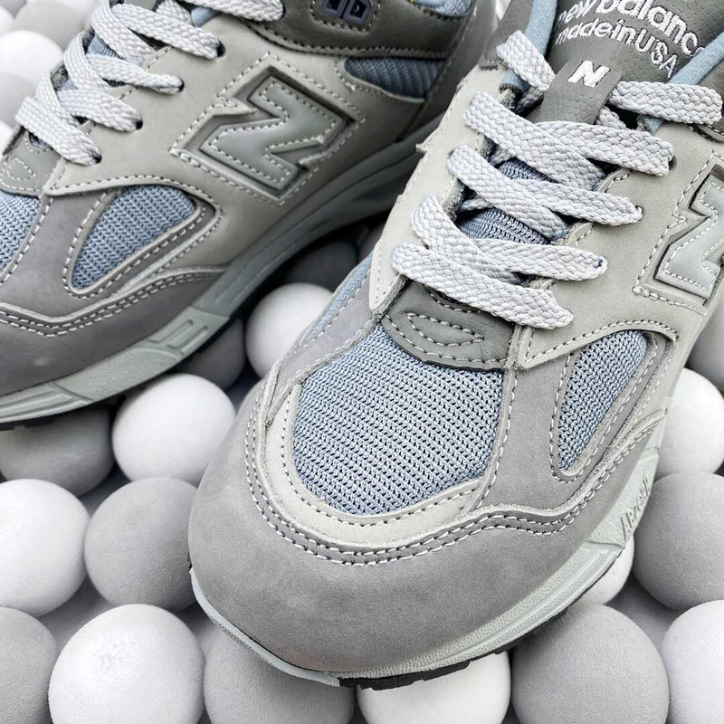 New Balance x Wtaps 990V2 Low Top Sneakers Grey