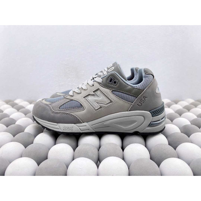 New Balance x Wtaps 990V2 Low Top Sneakers Grey