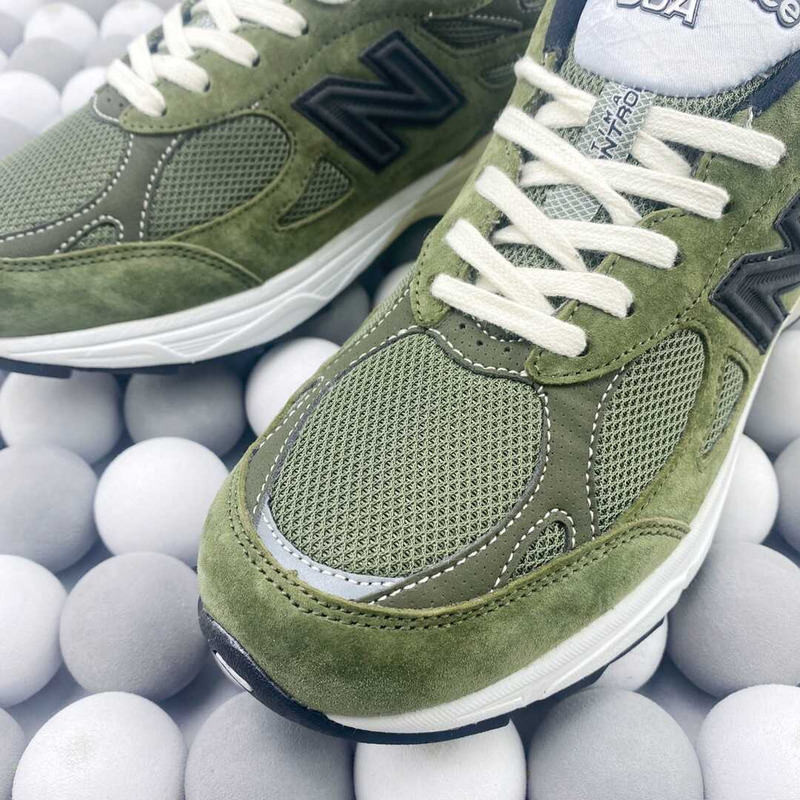 New Balance x JJJJound 990v3 Olive