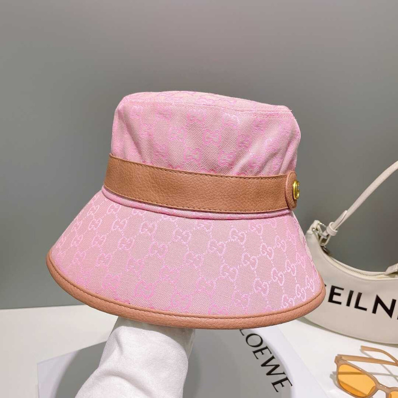 G*u*i gg bucket hat pink