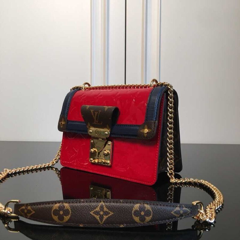 l**is V*t*n lv wynwood chain bag patent leather red