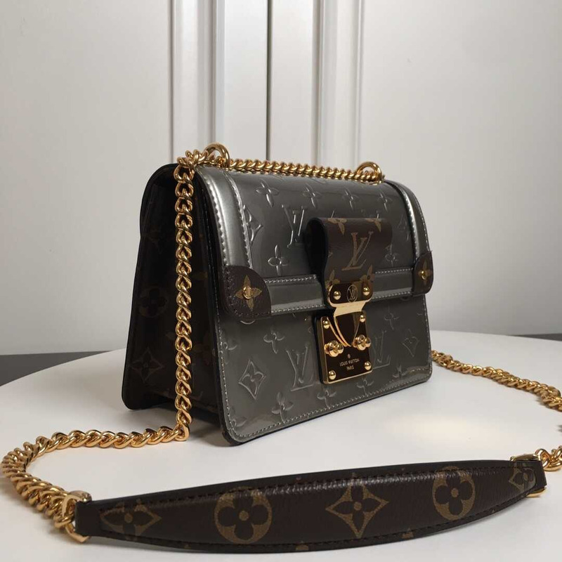 l**is V*t*n lv wynwood chain bag patent leather silver