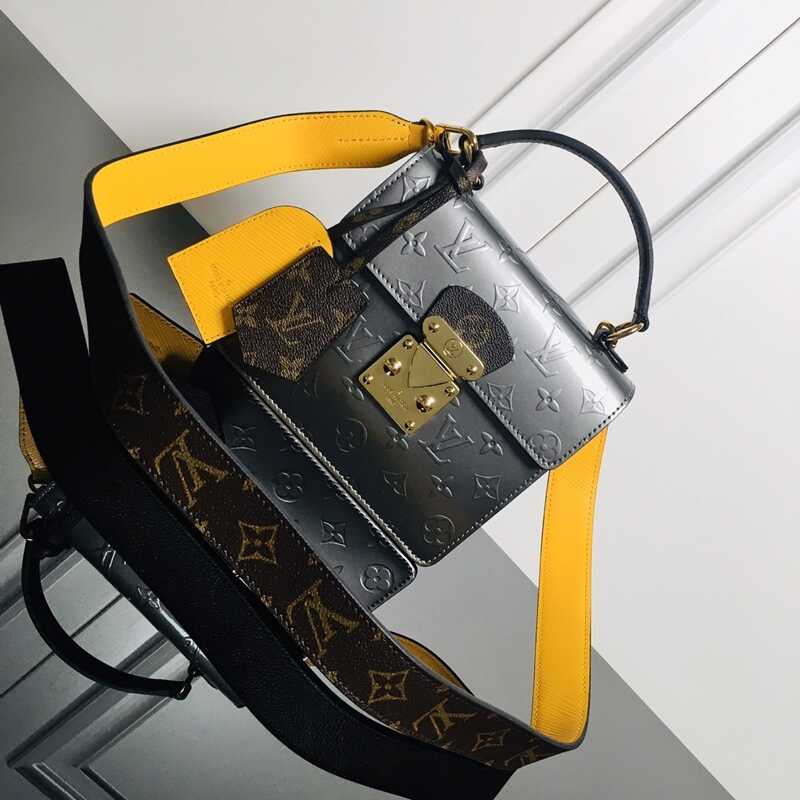 l**is V*t*n spring street bag black