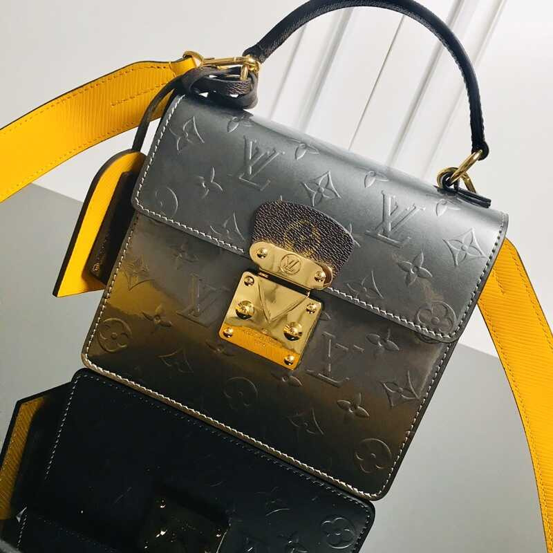 l**is V*t*n spring street bag black