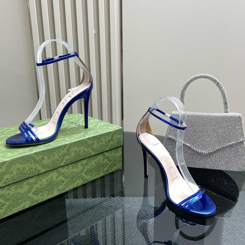 G*u*i stiletto heels blue