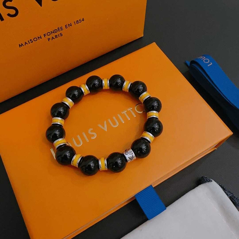 l**is V*t*n beads bracelet black