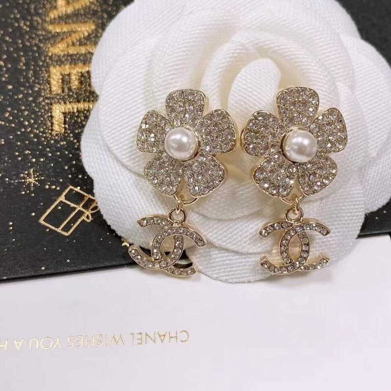 Ch*el cc flower earrings light gold