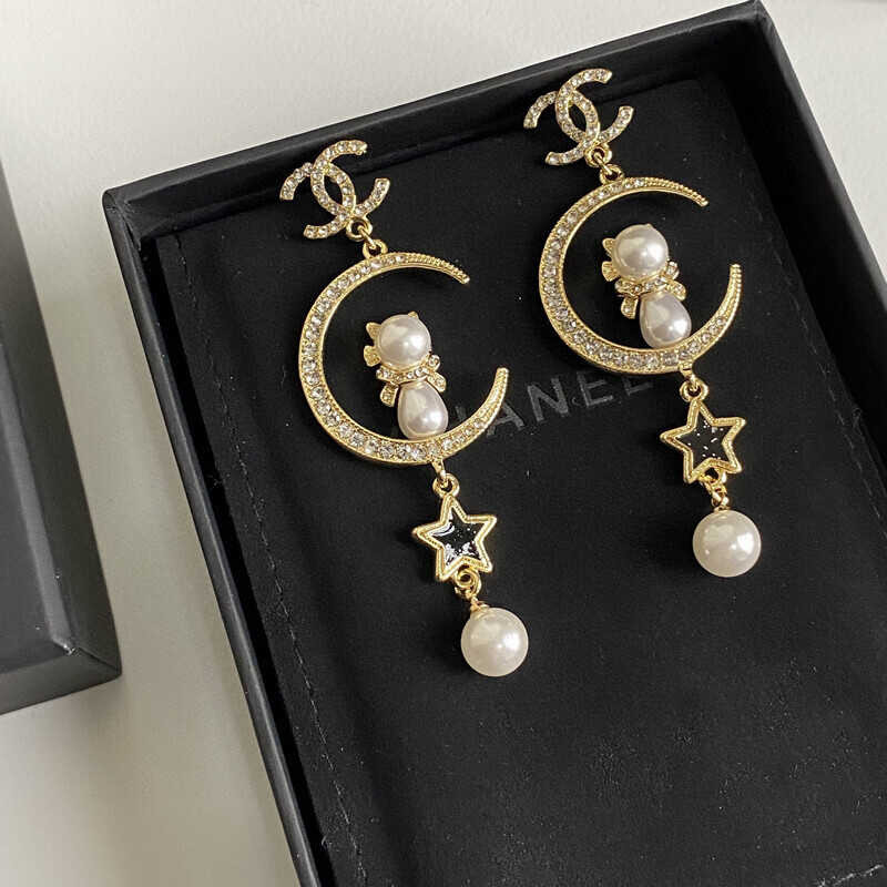 Ch*el pearl moon earring gold