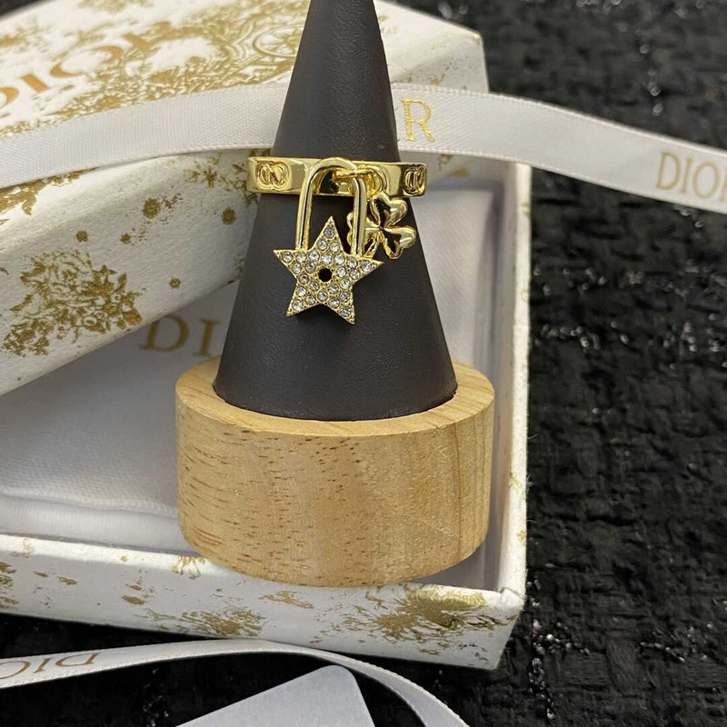 D*or crystal star ring gold