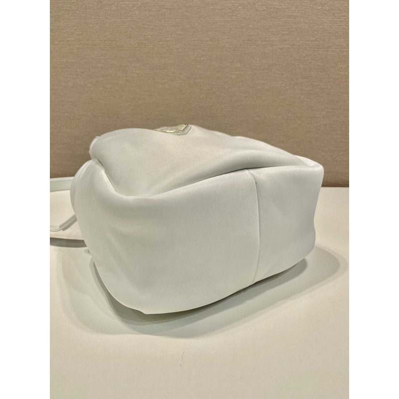 Pra*a soft medium tote nappa leather white