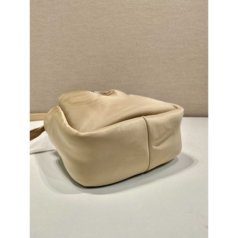 Pra*a soft medium tote nappa leather beige