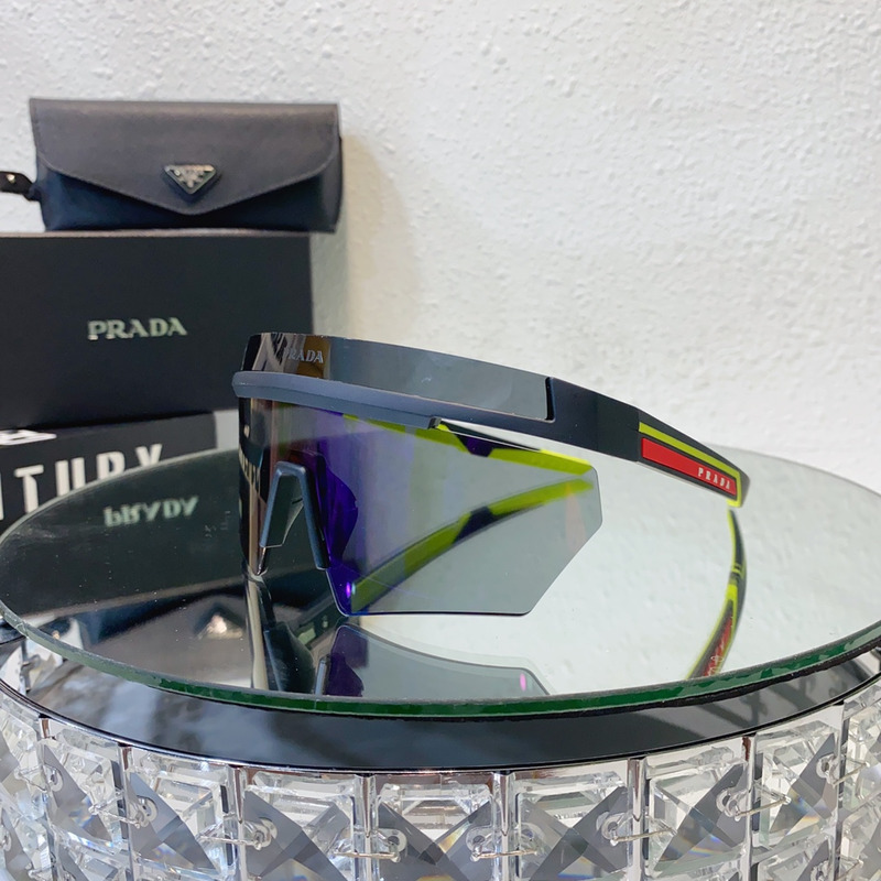 Pra*a linea rossa shield-frame acetate sunglasses black and green