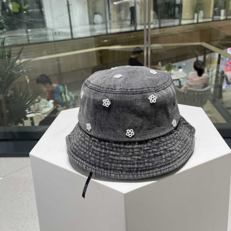 Pra*a denim bucket hat with daisy gray