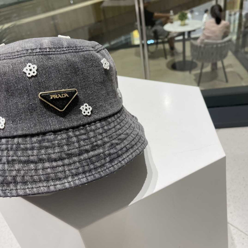 Pra*a denim bucket hat with daisy gray