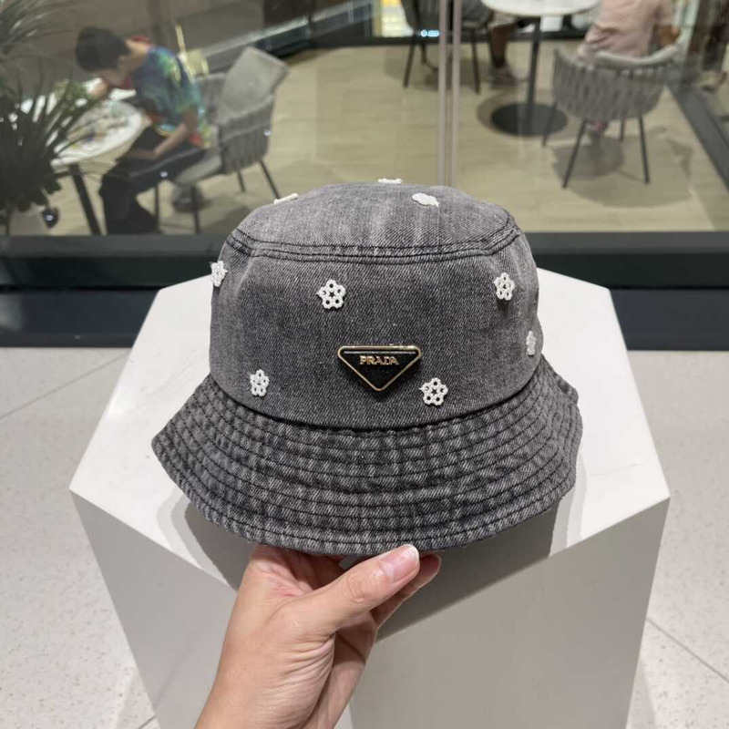 Pra*a denim bucket hat with daisy gray