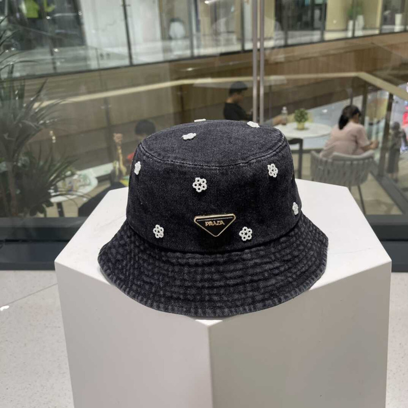 Pra*a denim bucket hat with daisy black