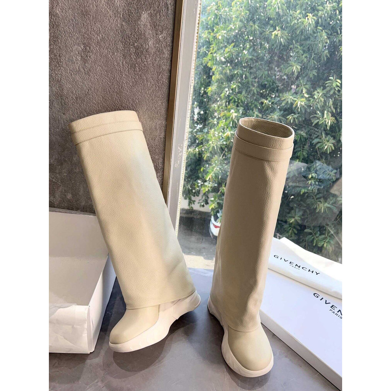 G*u*i shark lock leather knee-high boots white