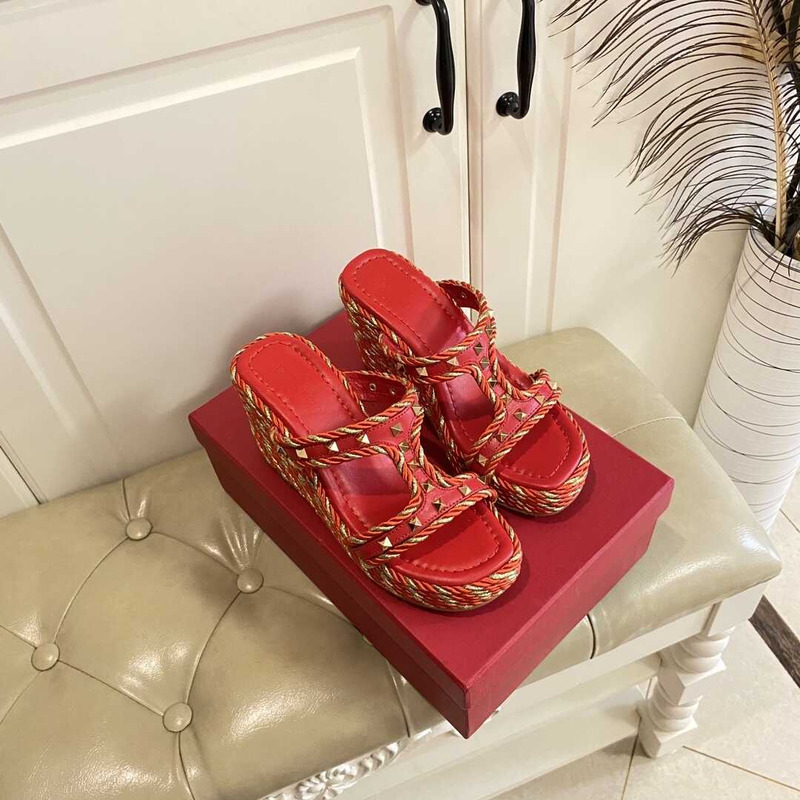 Valentino Garavani Rockstud Torchon 90mm Wedge Sandals Red And Gold