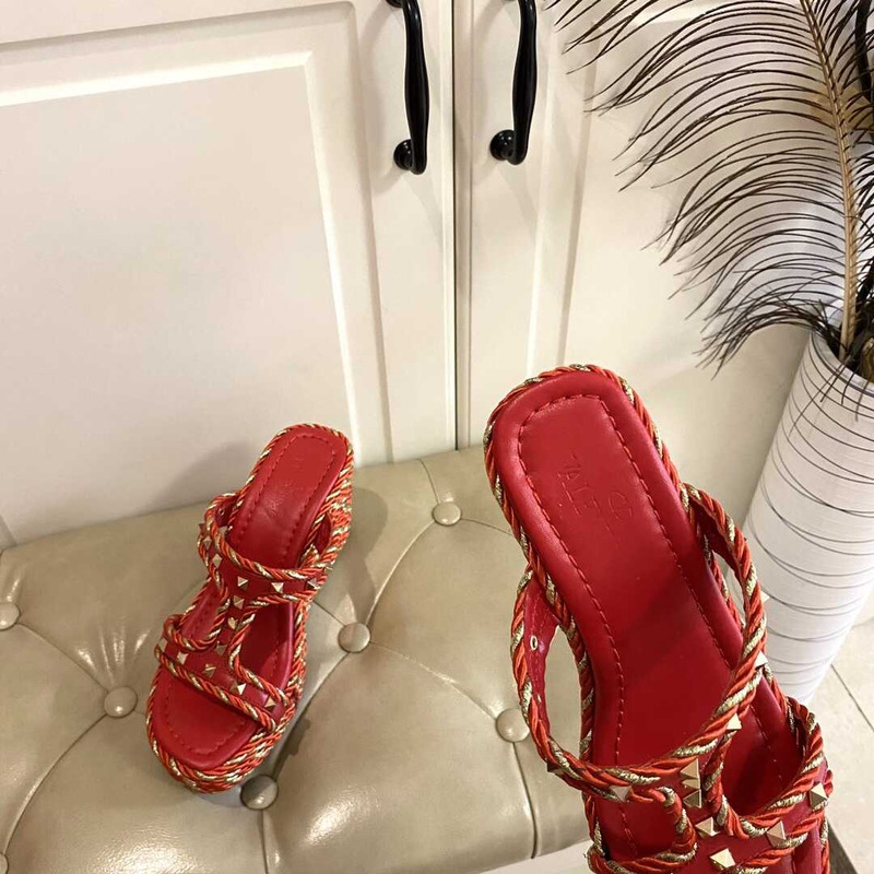 Valentino Garavani Rockstud Torchon 90mm Wedge Sandals Red And Gold