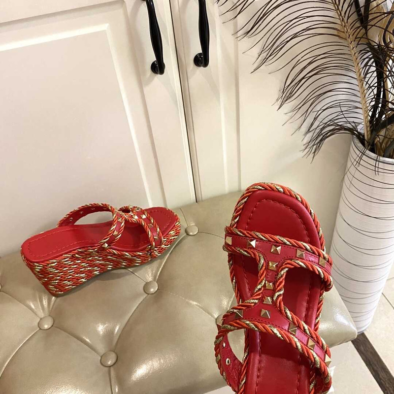 Valentino Garavani Rockstud Torchon 90mm Wedge Sandals Red And Gold