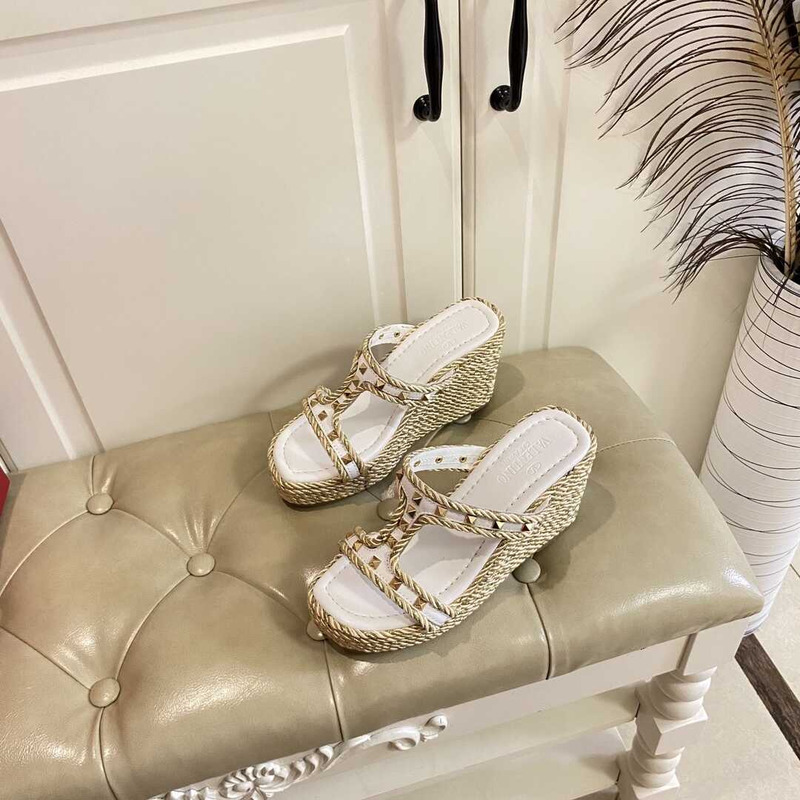 Valentino Garavani Rockstud Torchon 90mm Wedge Sandals White