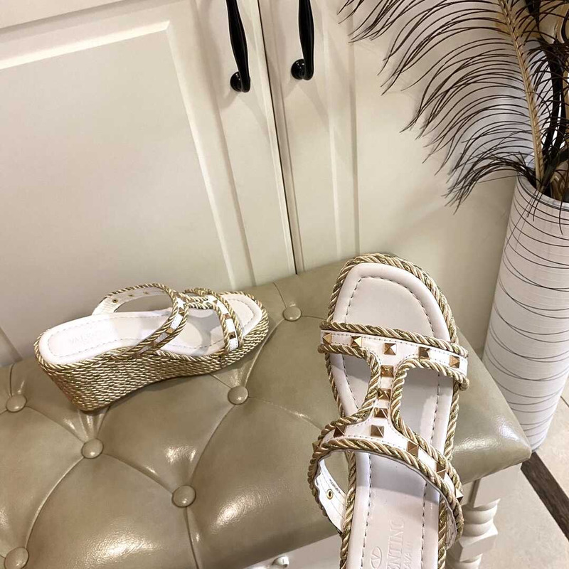 Valentino Garavani Rockstud Torchon 90mm Wedge Sandals White