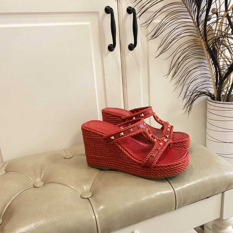 Valentino Garavani Rockstud Torchon 90mm Wedge Sandals Red