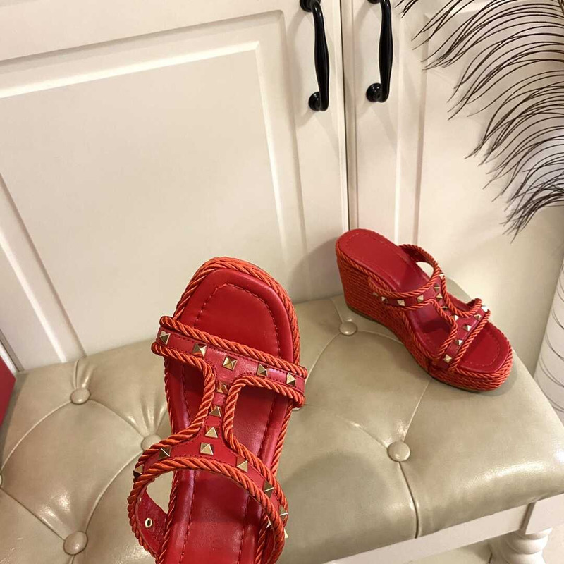 Valentino Garavani Rockstud Torchon 90mm Wedge Sandals Red