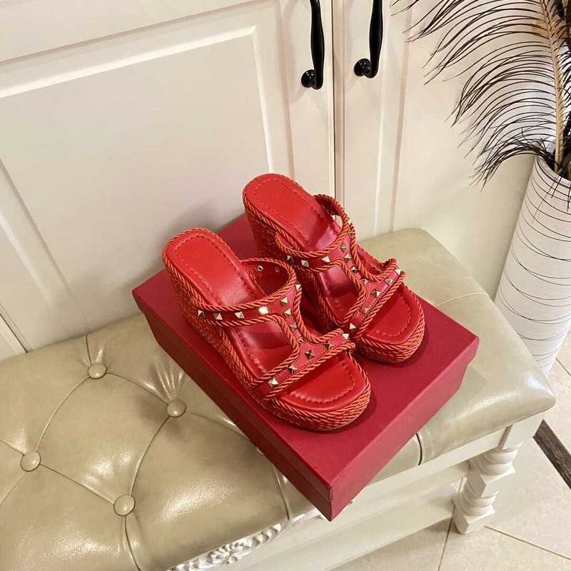 Valentino Garavani Rockstud Torchon 90mm Wedge Sandals Red