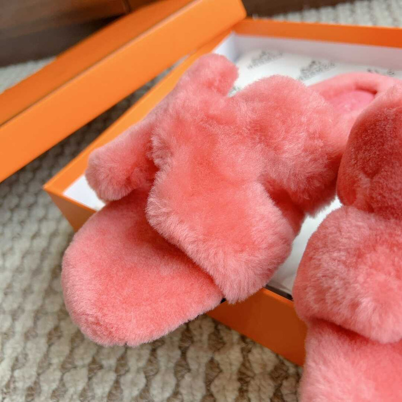 H**mes classic h faux fur slippers coral red