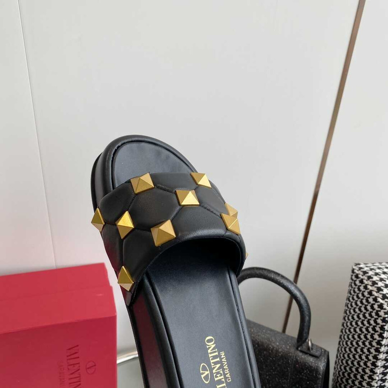 Valentino Garavani Roman Stud Leather Platform Sandals Black