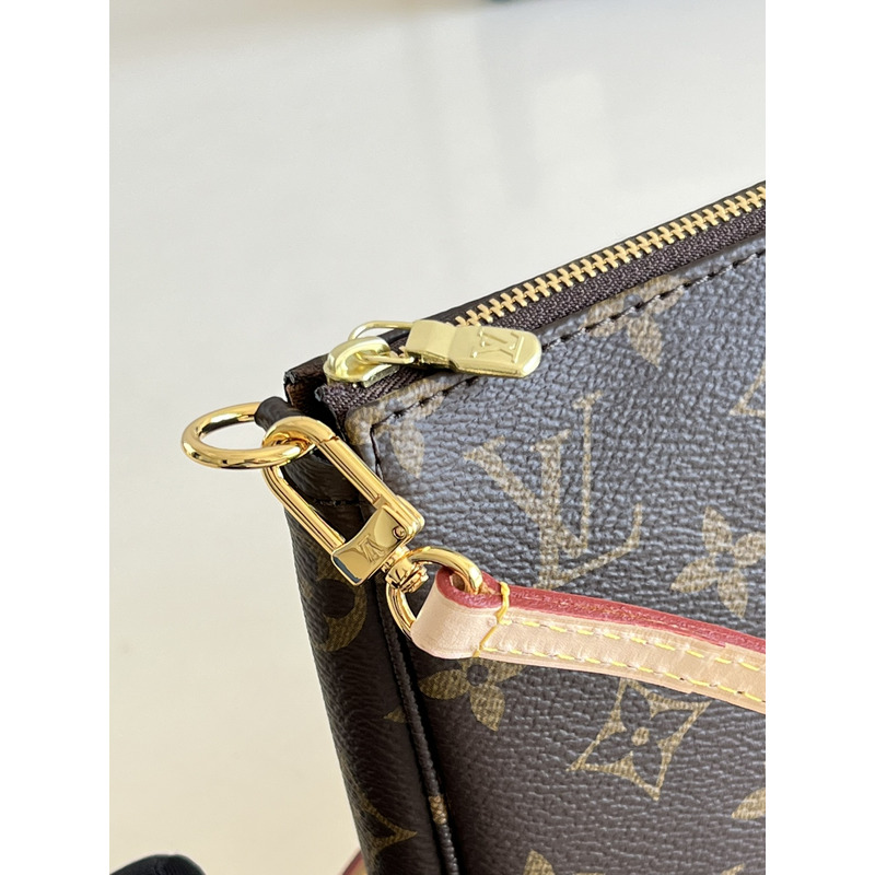 l**is V*t*n pochette monogram bag