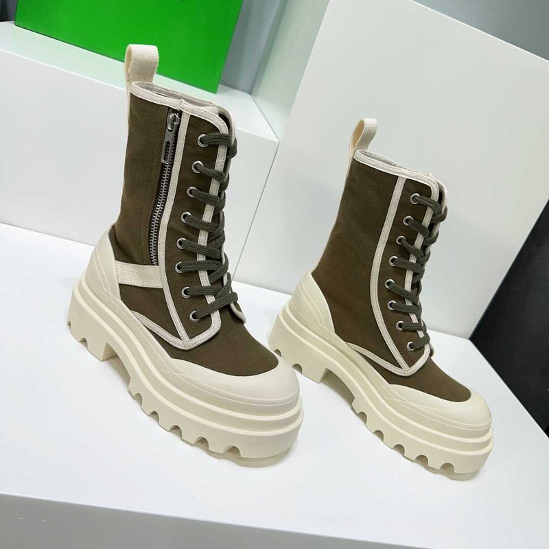 Bo*te*ga ve*ne*ta lace-up boots green and white