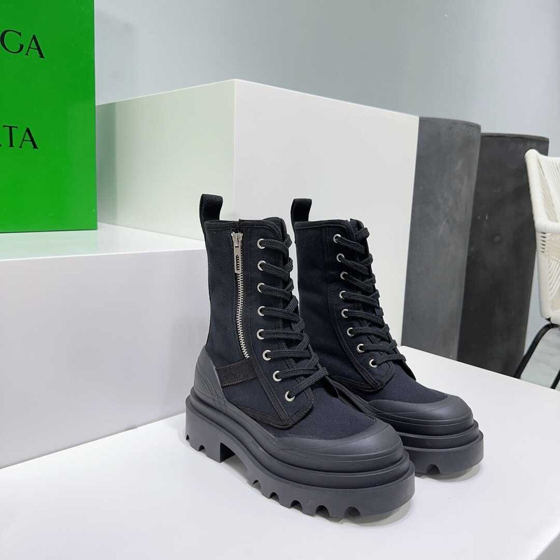 Bo*te*ga ve*ne*ta  lace-up boots  black