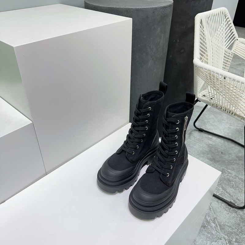 Bo*te*ga ve*ne*ta  lace-up boots  black