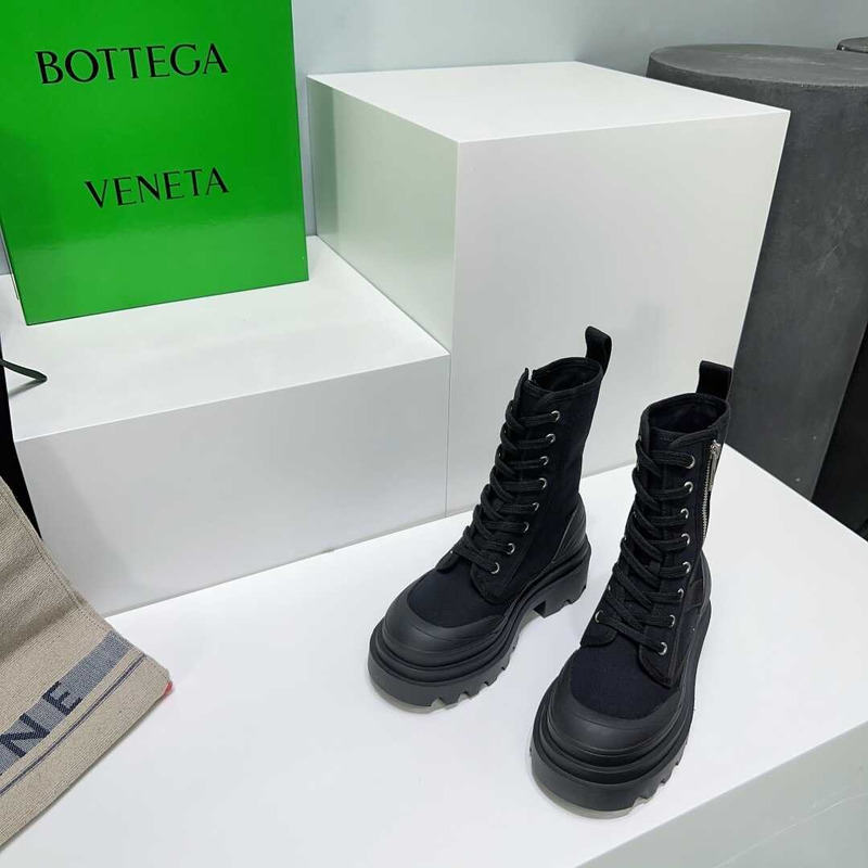 Bo*te*ga ve*ne*ta  lace-up boots  black