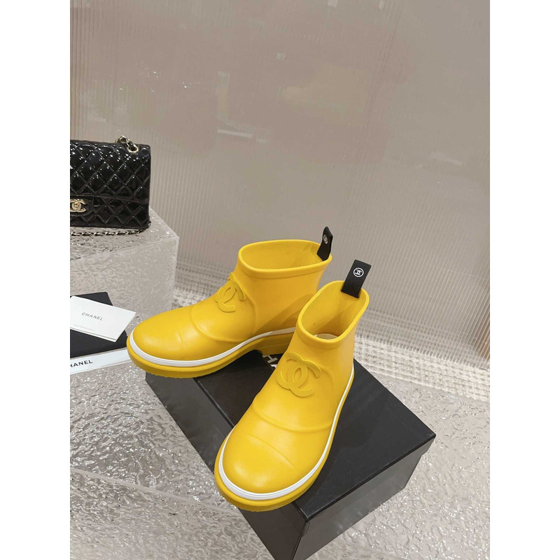 Ch*el short  rain boots yellow