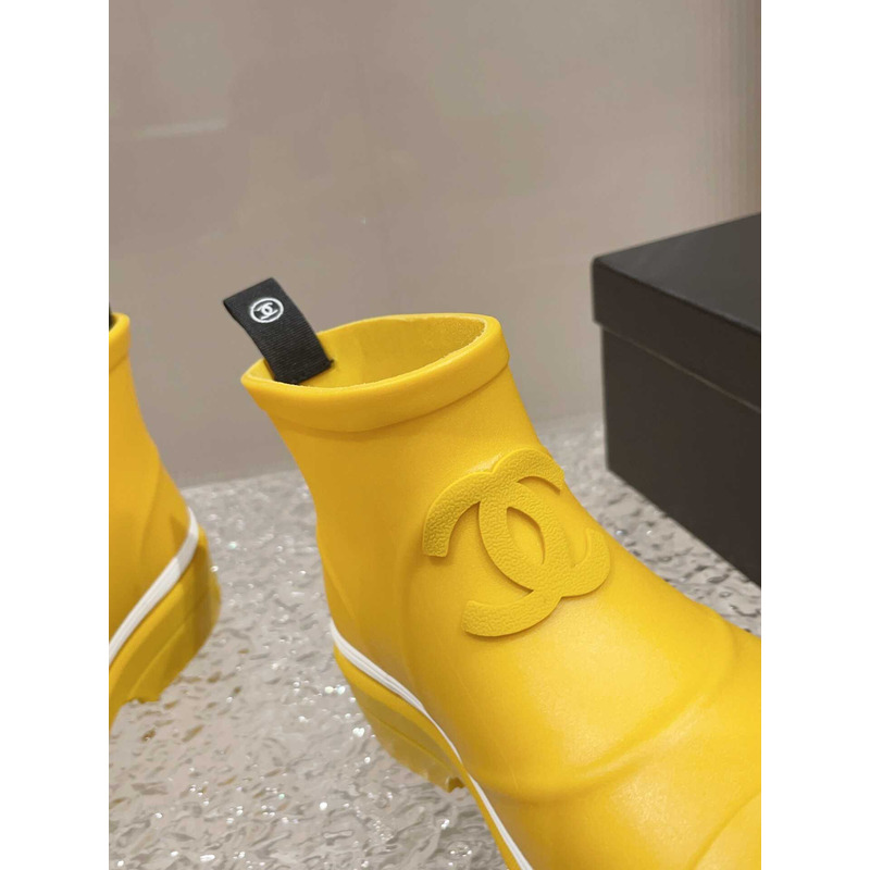 Ch*el short  rain boots yellow