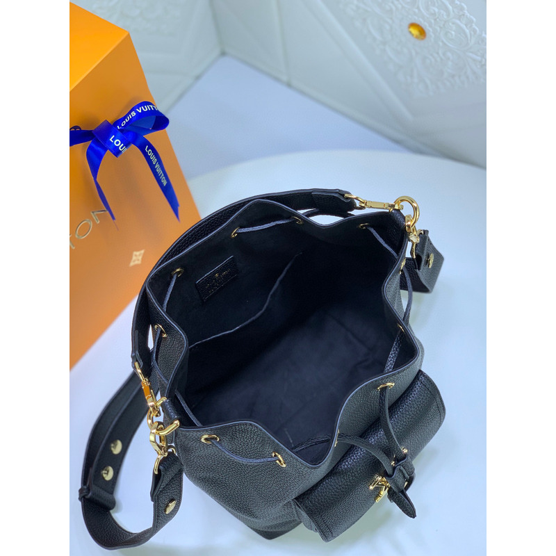 l**is V*t*n lockme bucket bag black