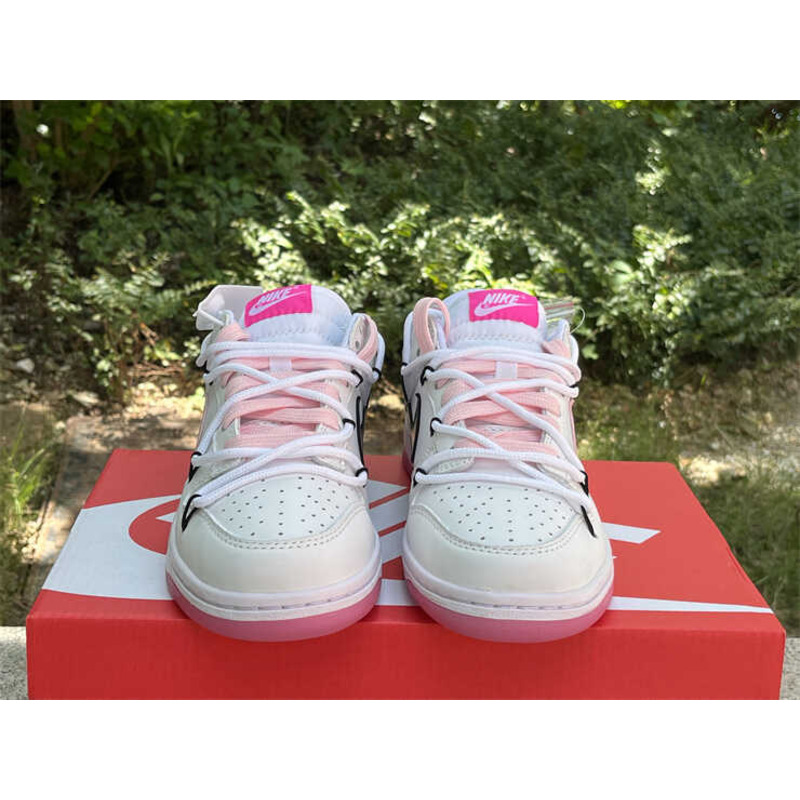 Nike Dunk Low Sneakers Pink