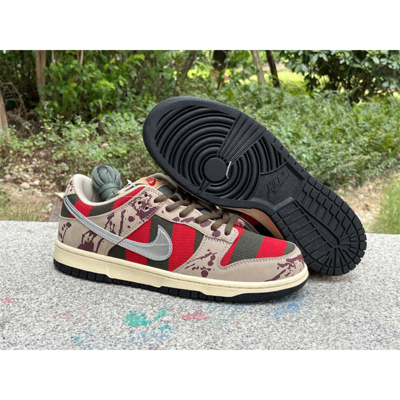 Nike SB Dunk Low “Freddy Krueger”