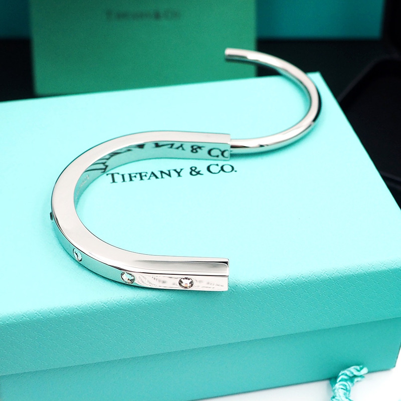 T*f*ny bracelt for women silver