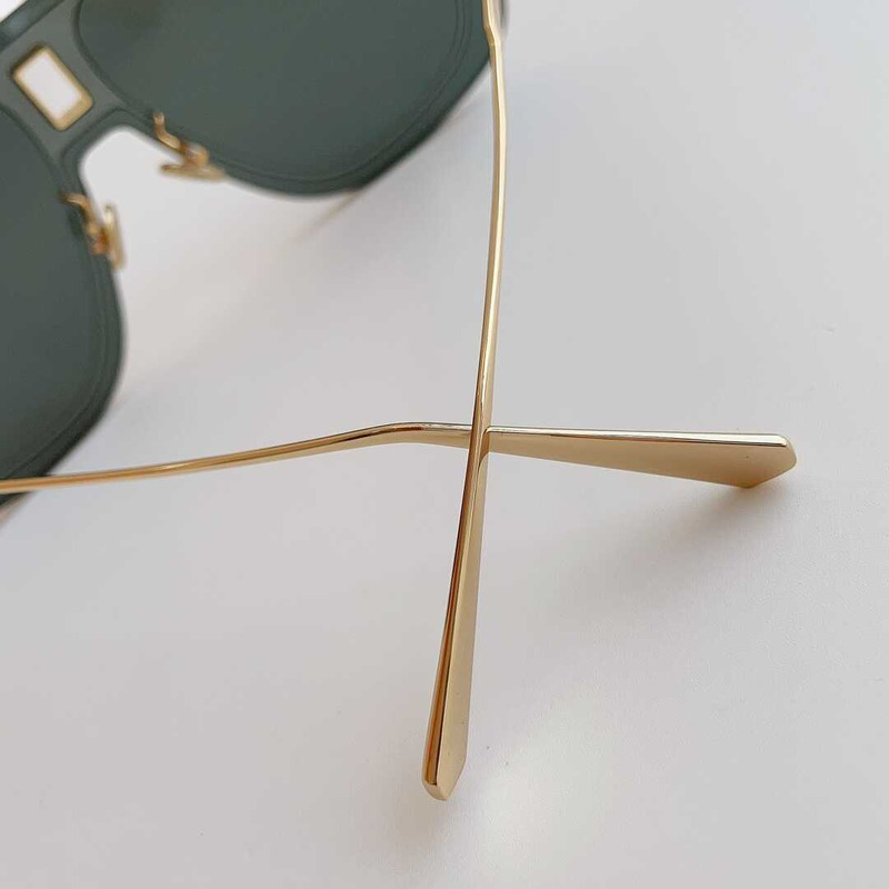 D*or ultraD*or muaviator-frame sunglasses with gold hardware