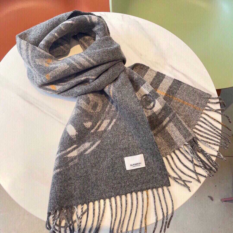 B**rry  inverness check scarf gray and pink