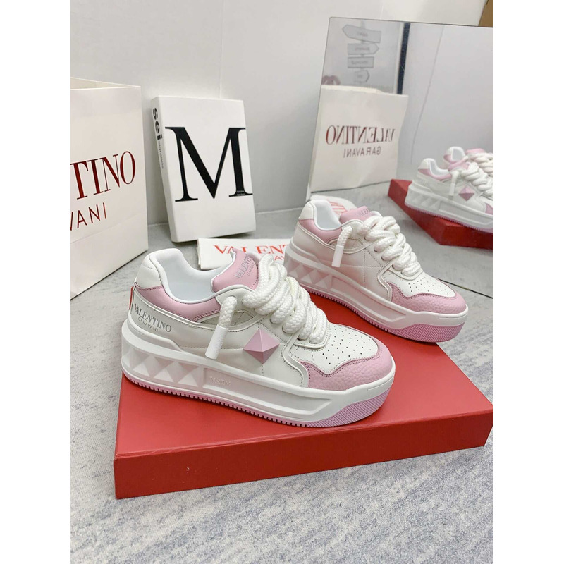 Valentino Garavani One Stud Leather Low-top Sneakers Pink