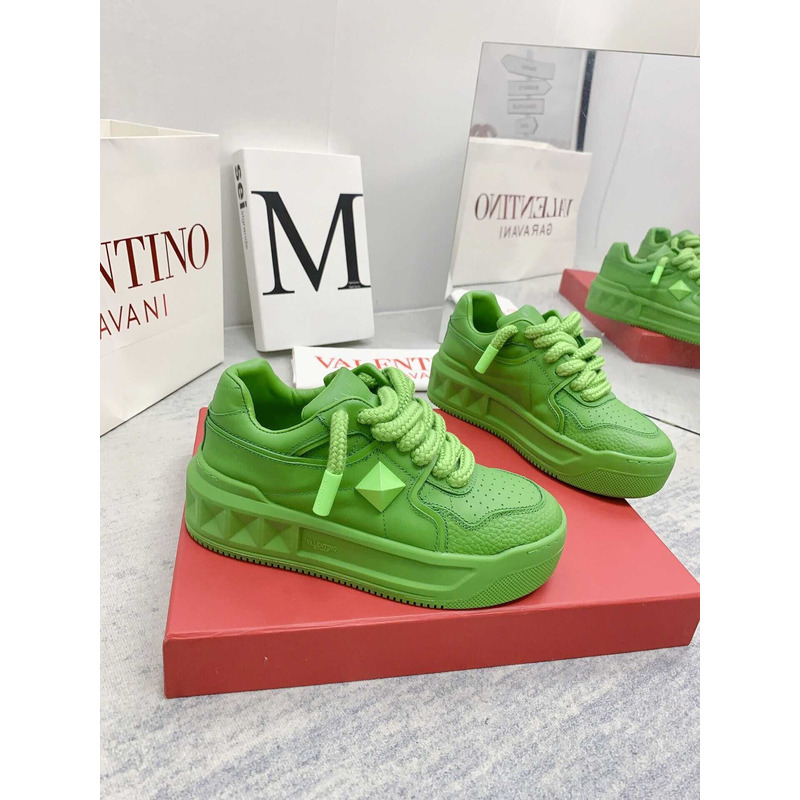 Valentino Garavani One Stud Leather Low-top Sneakers Green